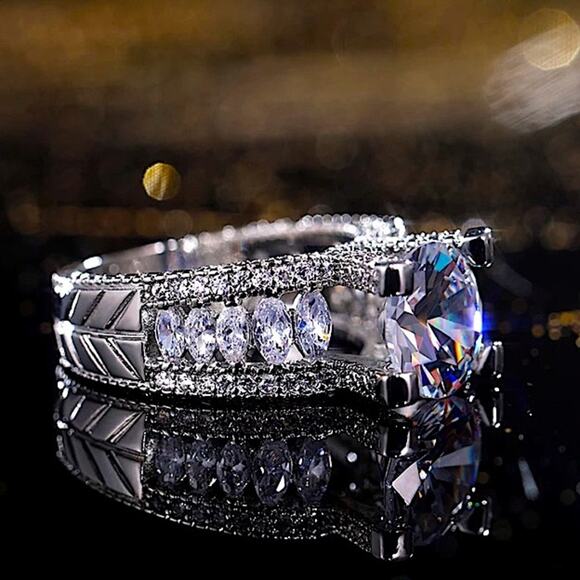 STERLING SILVER DIAMOND RING - Picture 4 of 9